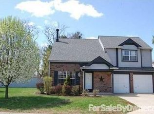 9767 Pine Ridge North Dr, Fishers, IN 46038