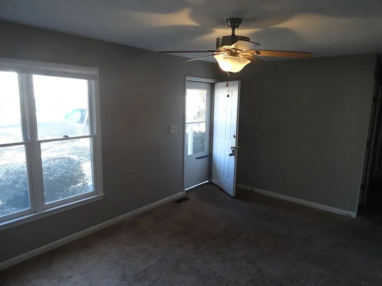 5513 Brown St — Photo 2