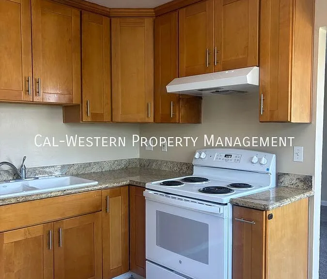 3747 Underwood Dr #4 — Photo 1