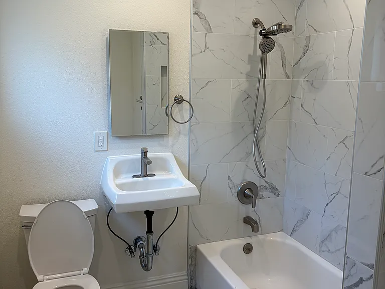 4615 N Bellflower Blvd #D — Photo 8