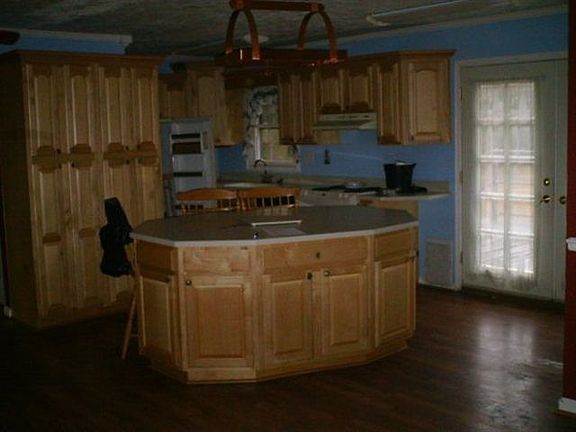 3rd image of 1161 Ridge Rd