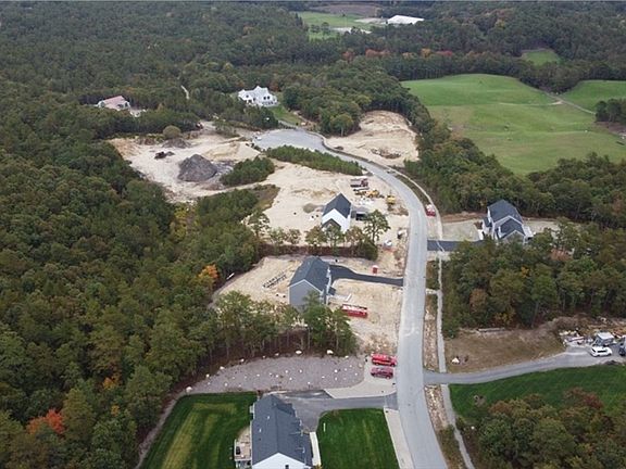 5th image of 17-38 Seabiscuit Dr