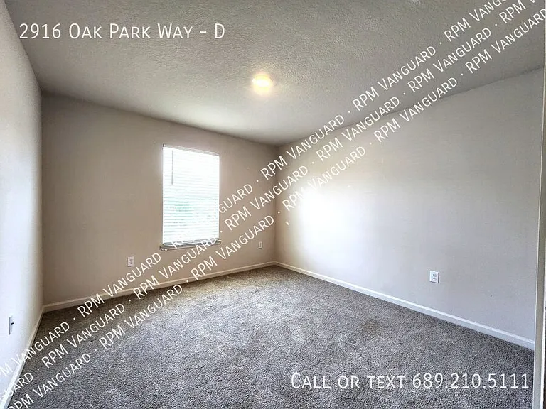 2916 Oak Park Way #D — Photo 11