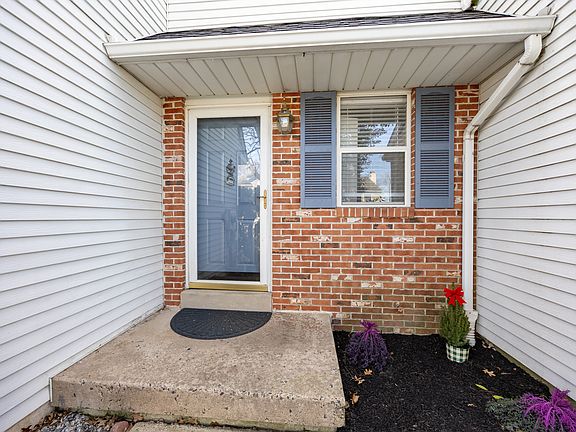 3rd image of 105 Bartlett Dr