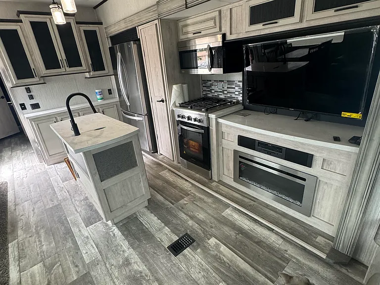 9004 Olive St #TRAILER — Photo 6