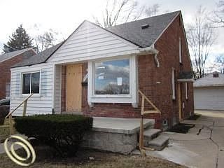 3rd image of 19791 Shaftsbury Ave