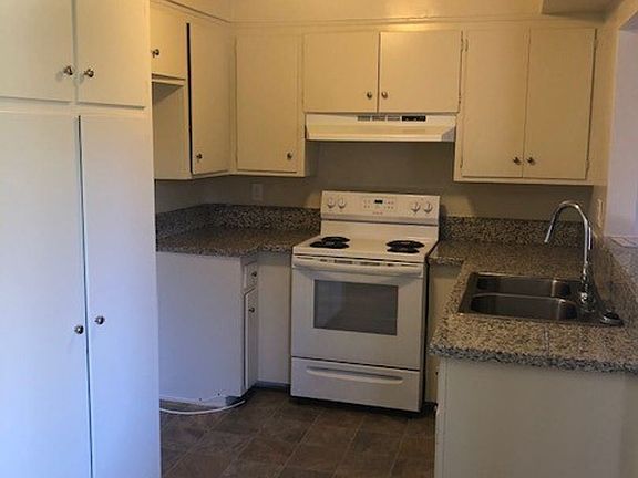 4th image of 3031 Montrose Ave APT 22