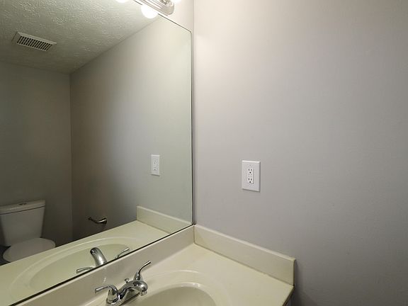 4th image of 625 Miles Rd