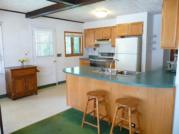 4th image of 1284 Woodland Dr