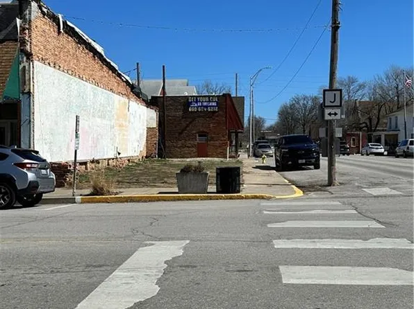 102 N State St, Knob Noster, MO 65336