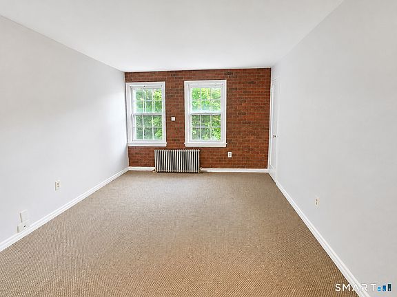 4th image of 29 Clarmore Dr #2A