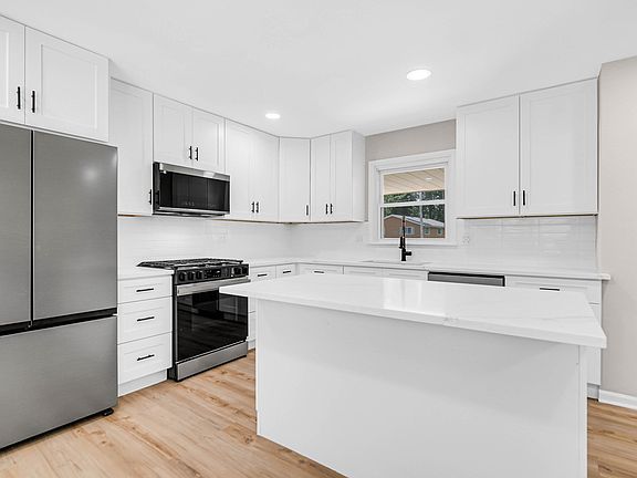 2nd image of 603 W 13th St