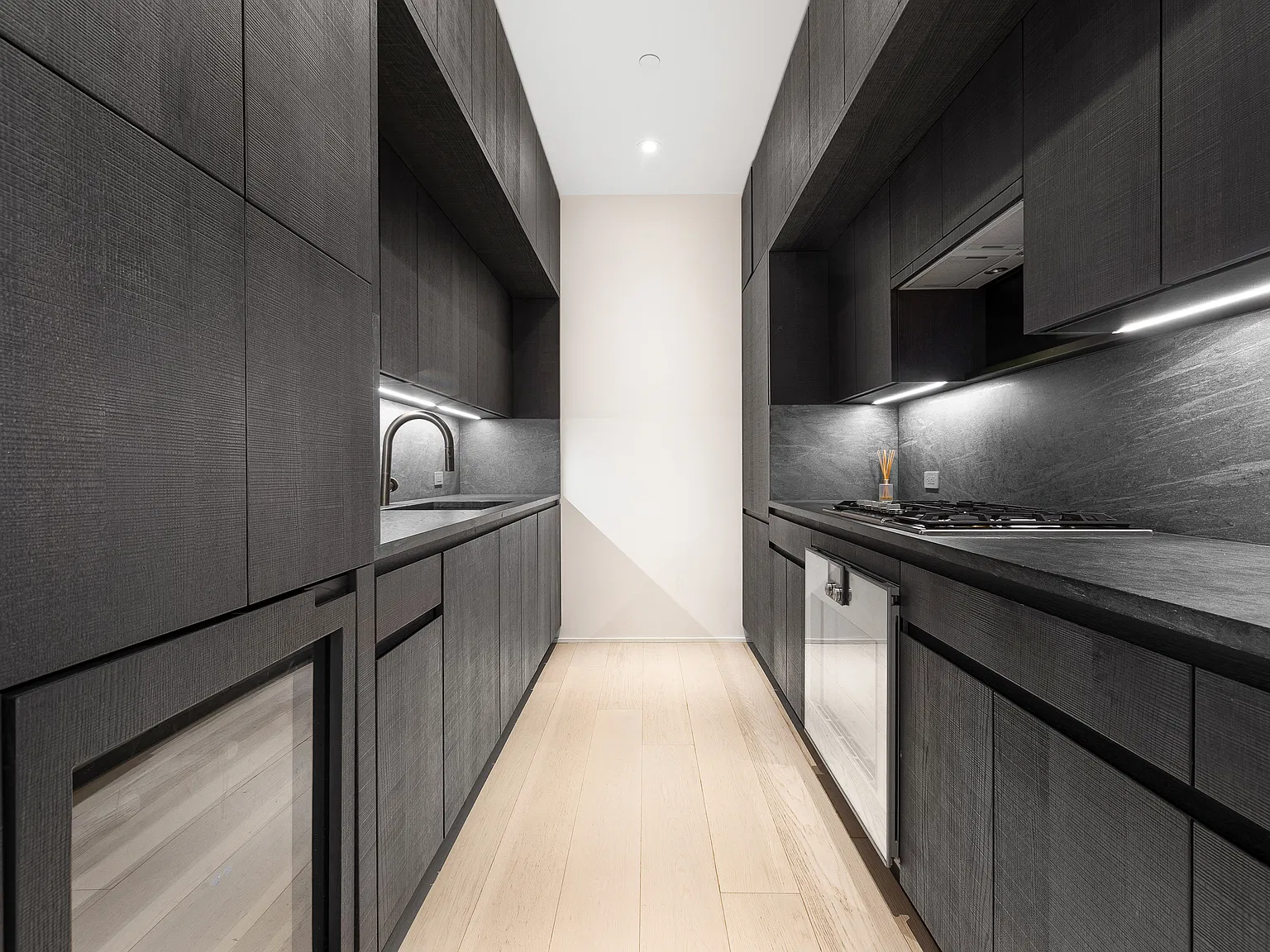 130 William Street — Photo 3
