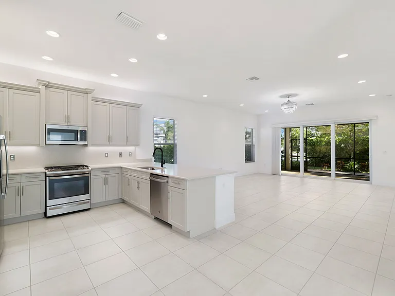16061 Starglazer Pl — Photo 3