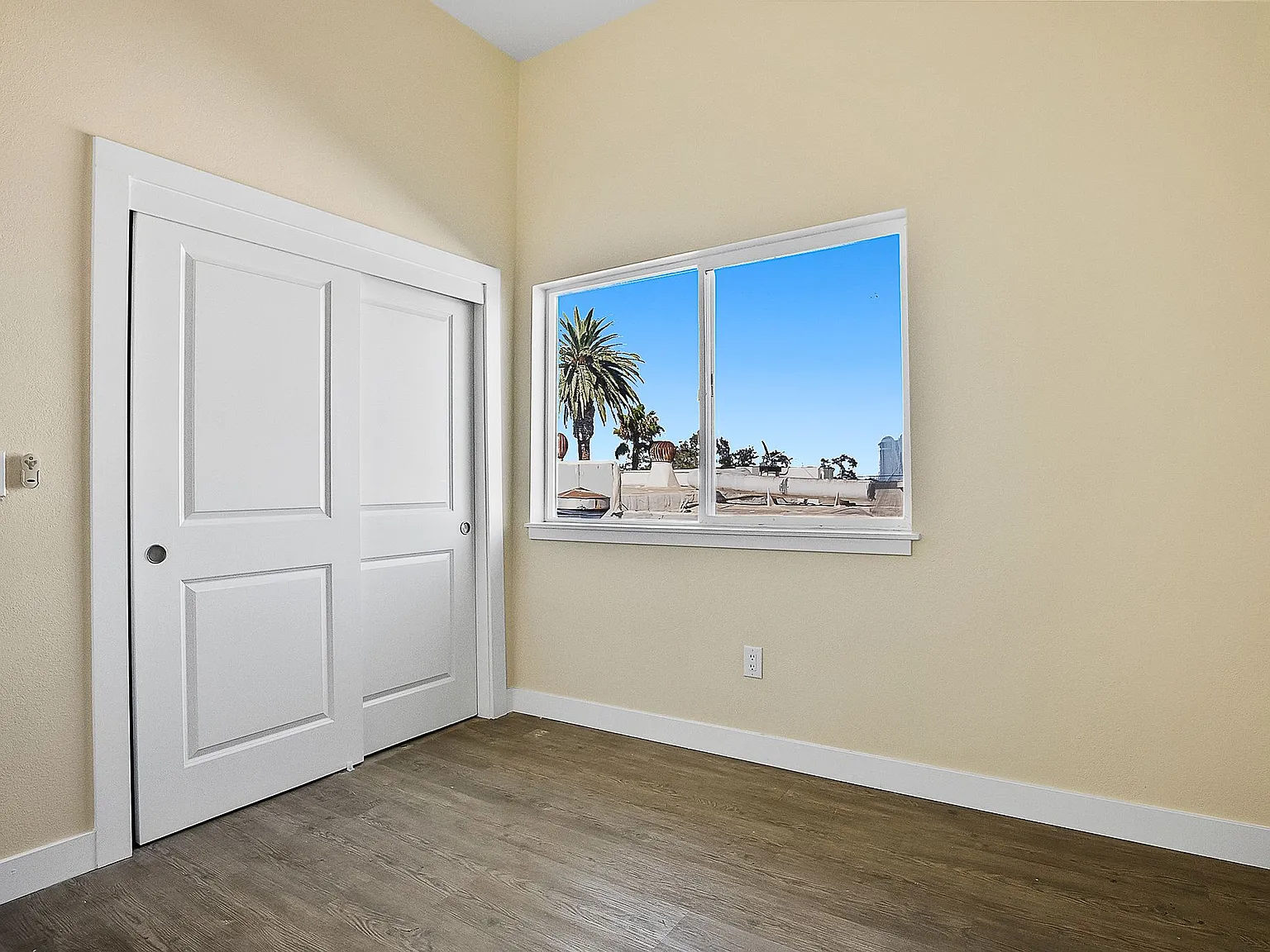 113 G St — Photo 4