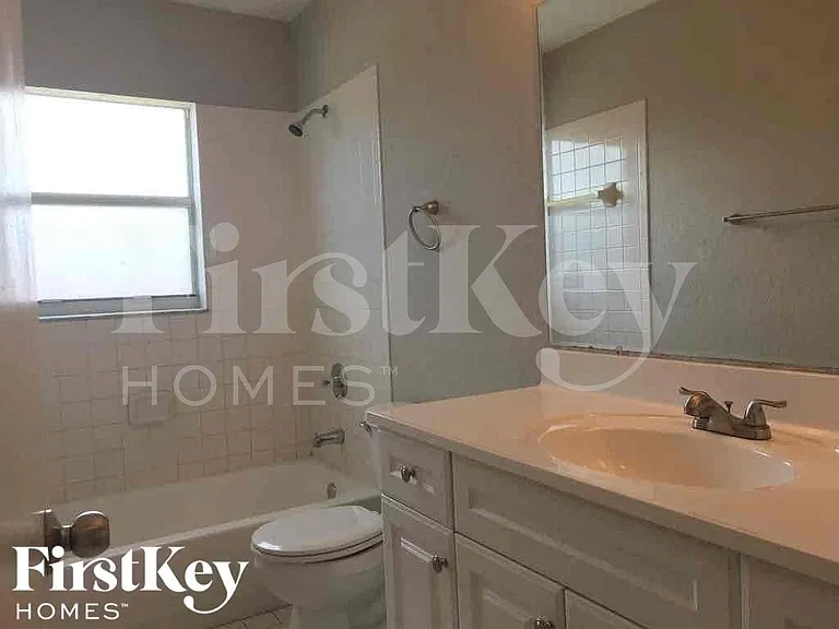18050 SW 142nd Ct — Photo 21