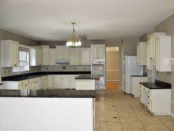 3rd image of 300 Northcrest Dr