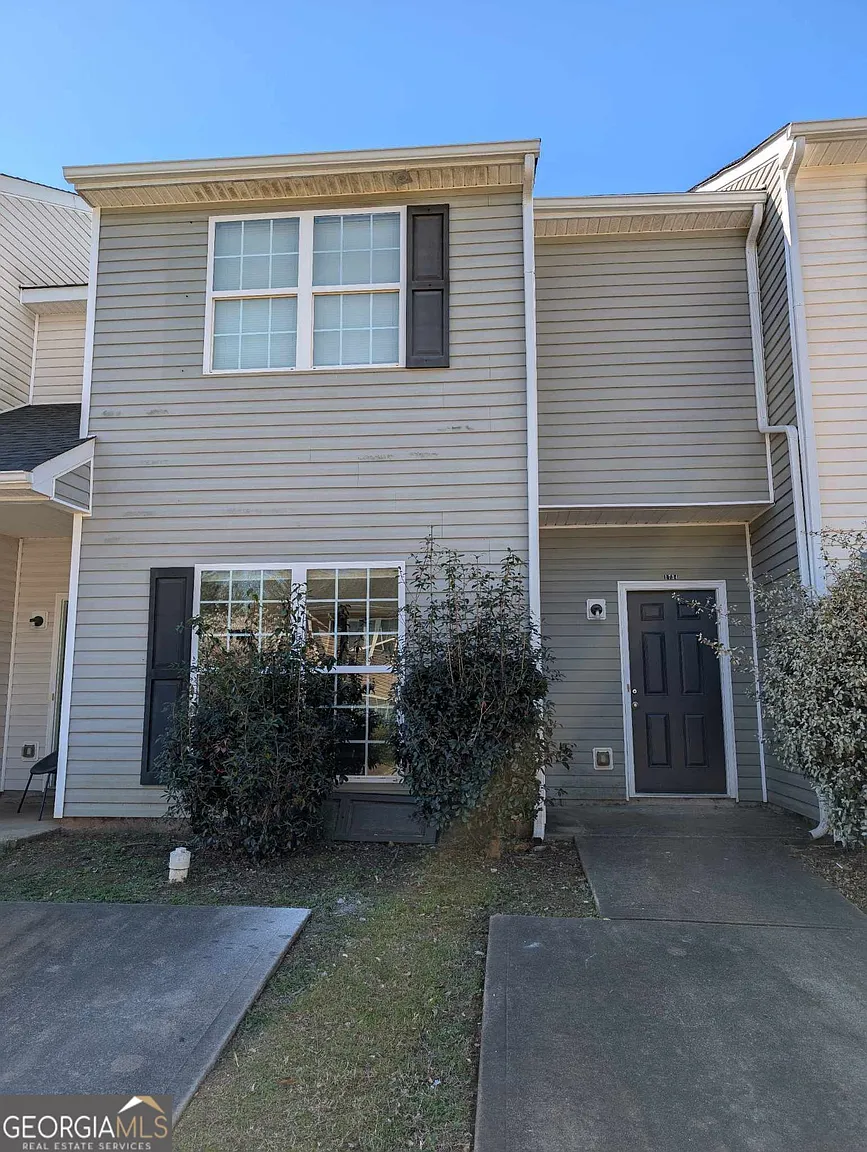1734 Carrington Dr photo 1