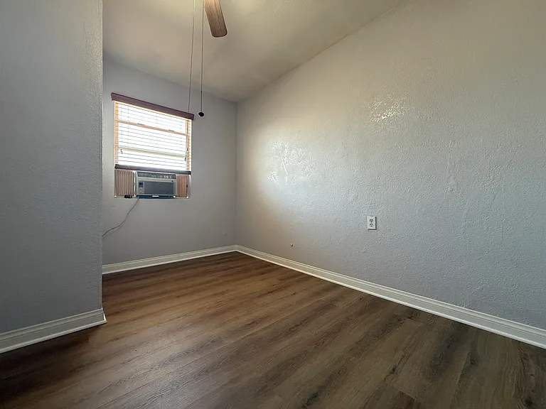 16459 Willow St — Photo 29