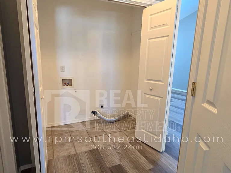 2803 E Chasewood Dr — Photo 33