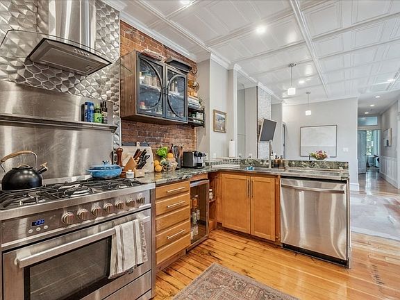 4th image of 46 Beacon St #1