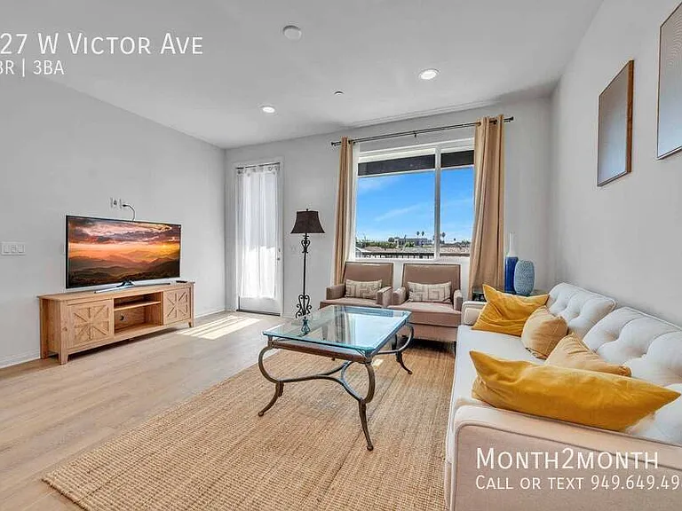 527 W Victor Ave — Photo 2