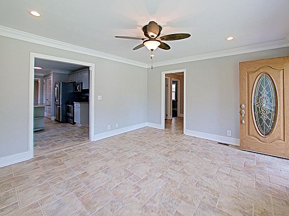 3rd image of 1430 Dahlia Rd