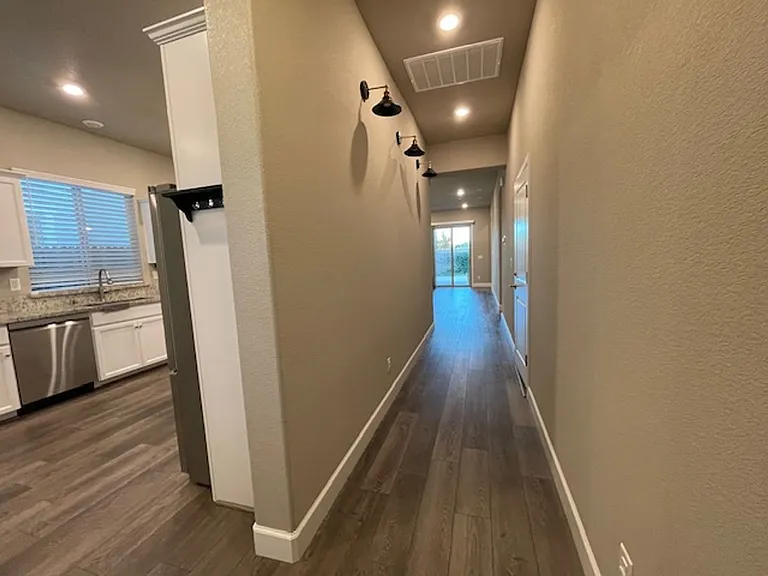 5073 Creekhollow Way — Photo 2
