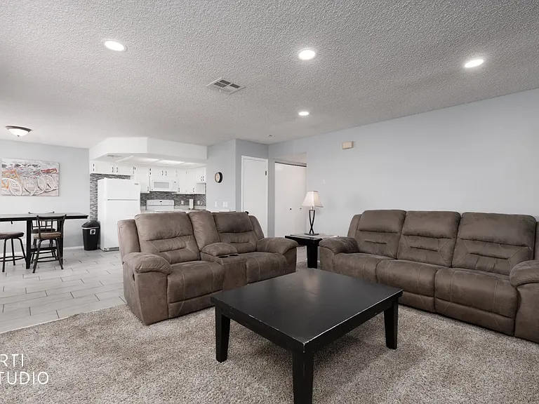 453 Mesa Blvd #201 — Photo 11