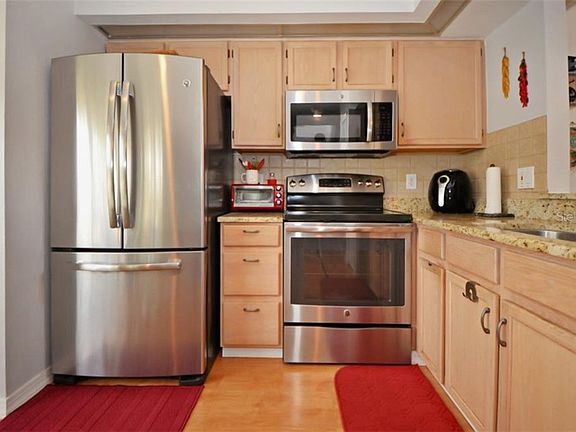 5th image of 14674 Laguna Beach Cir