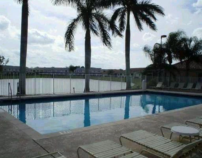 1st image of 4926 SW 32nd Ter