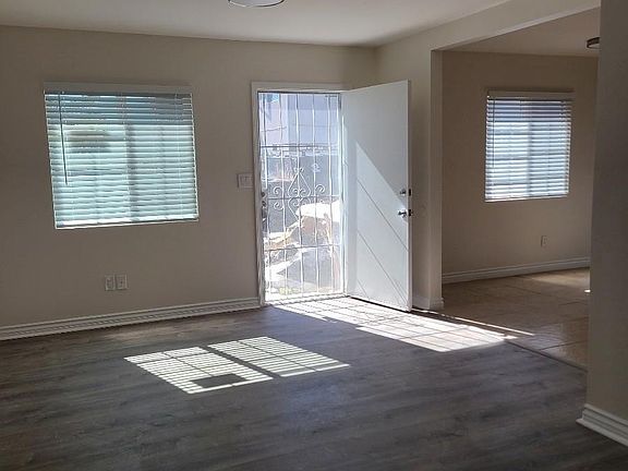 3rd image of 3017 46th St #3017