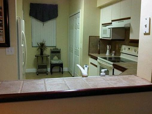 4th image of 3255 NE 184th St APT 12213