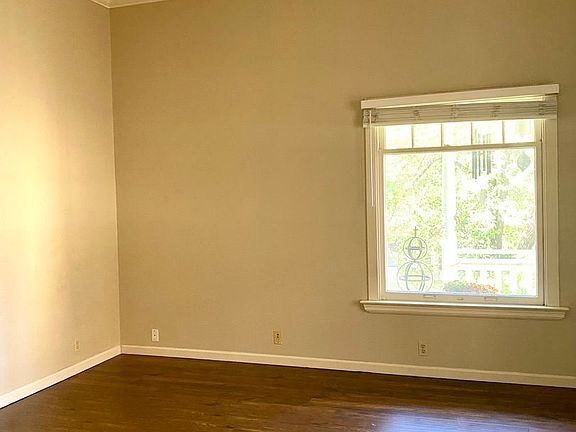 4th image of 1217 1/2 E St