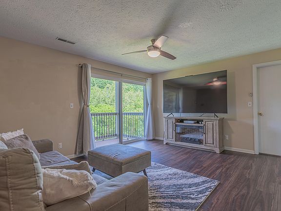 4th image of 14 Woodland Hills Dr Suite 8