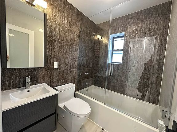 4th image of 410 Knickerbocker Ave #3