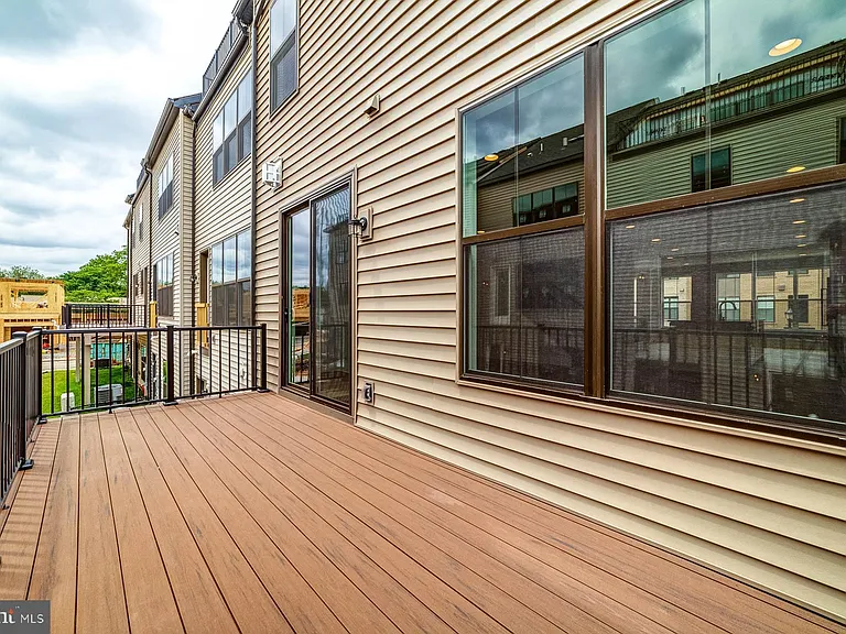 6227 Almerico Pl — Photo 29