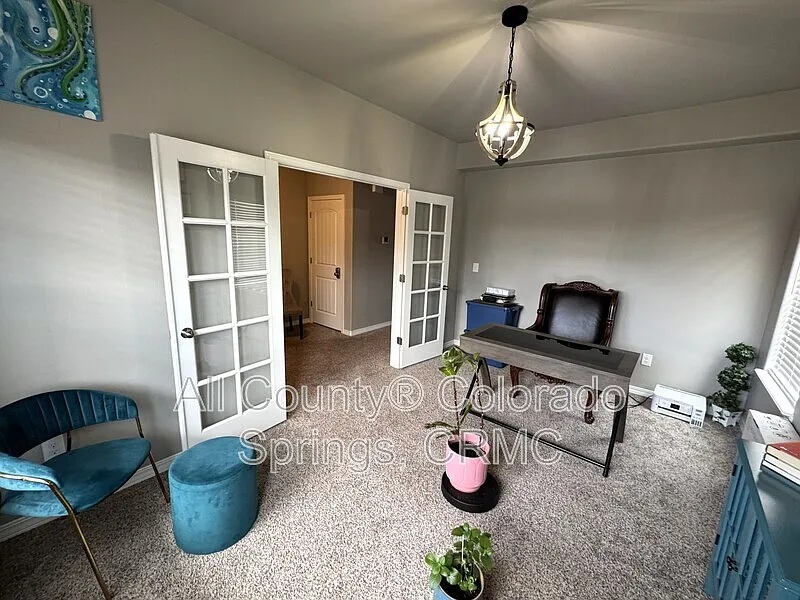 3 bed, 2.5 bath, 2353 sqft, $2,495 — Photo 4