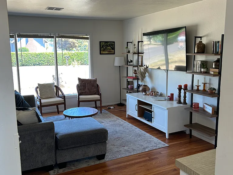 718 Randall St #718 — Photo 6