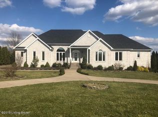 39 Plantation Dr, Shelbyville, KY 40065