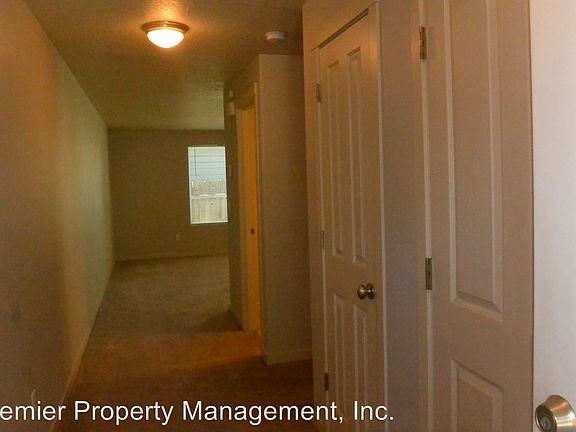 3rd image of 3312 NE 43rd Pl
