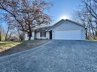 1 Mills Ln, Bella Vista, AR 72714
