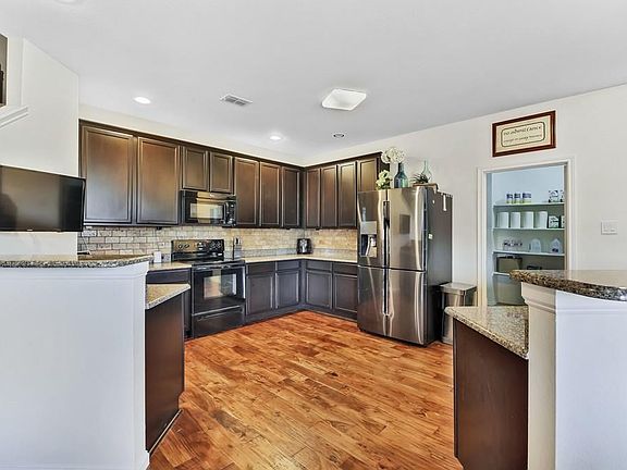 3rd image of 2261 Loreto Dr