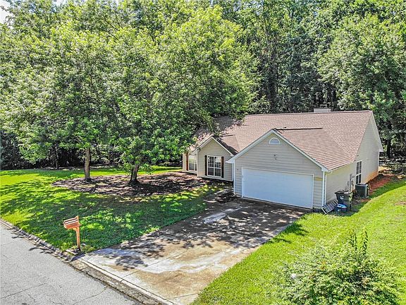 3rd image of 1511 Omie Way