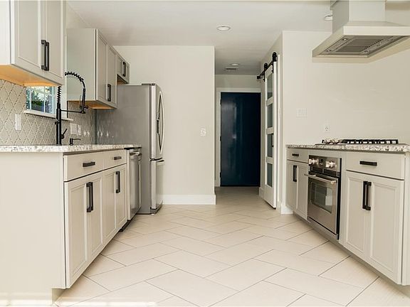 4th image of 510 Bonita Vis
