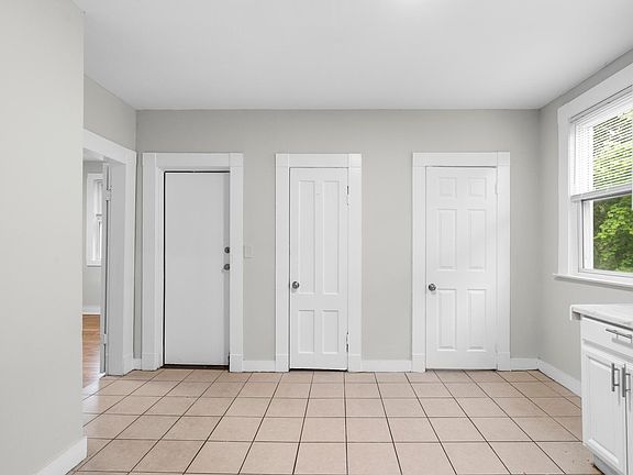3rd image of 693 Dixwell Ave #2