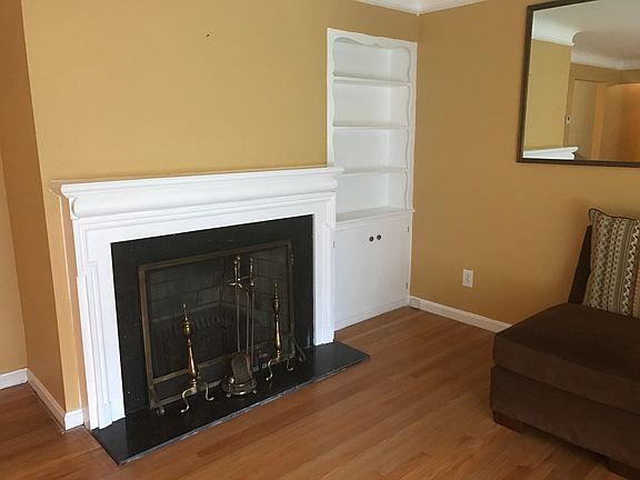 Living room - Fireplace