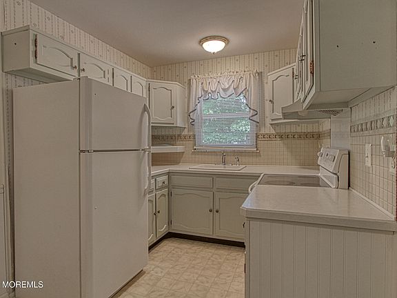 2nd image of 18 Valley Forge Drive #C