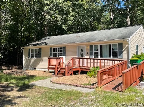 6153 Fletcher Rd, Gloucester, VA 23061