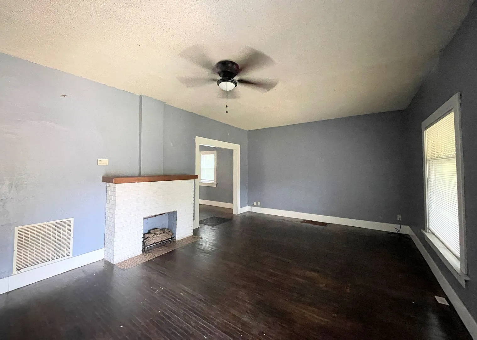 3 Bed 1.5 Bath — Photo 2